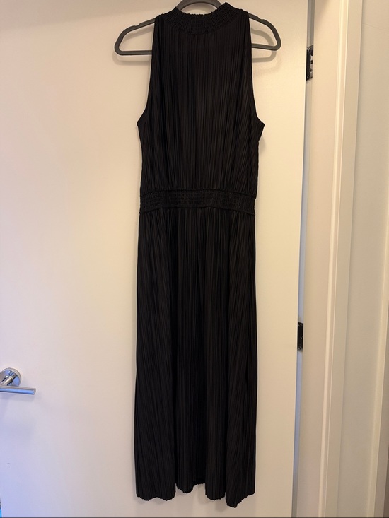 Simons Dresses & Skirts - CONTEMPORAINE Par Simons Black Smocked Neck Dress